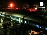 Примерно в 2 часа ночи по местному времени (около 03:50 мск) пассажирский состав "Уттар Банга Экспресс" врезался в поезд "Вананчал Экспресс", стоявший на станции Саинтия 