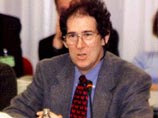 В 1980-х Шнейдер снискал известность, выступая за кардинальное сокращение выброса "парниковых газов" в атмосферу и другие неотложные меры, призванные замедлить процесс глобальных климатических изменений на планете В 1980-х Шнейдер снискал известность, выступая за кардинальное сокращение выброса "парниковых газов" в атмосферу и другие неотложные меры, призванные замедлить процесс глобальных климатических изменений на планете