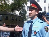 В Екатеринбурге в минувший вторник прошла презентация новой формы для сотрудников милиции. Теперь в комплект одежды стражей порядка входят бейсболки, шляпы, кашне и белые перчатки