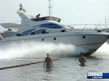 Широкий резонанс вызвало происшествие на Пироговском водохранилище, где 19 июля яхта "Азимут 50" раздавила купавшуюся 25-летнюю девушку