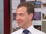 Медведев заинтересовался "светлой идеей" пересадить граждан России в вертолеты