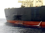 Причиной взрыва на японском нефтяном танкере M.Star в среду могло стать столкновение с подводной лодкой