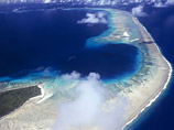 Атолл Бикини представляет собой 36 островов, окружающих лагуну площадью приблизительно 600 кв км