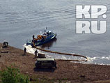 Загрязнение реки нефтепродуктами отмечено в районе города Слободской Кировской области, а уже во вторник нефтяное пятно может подойти к Кирову