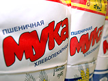 Во многих российских городах граждане мешками скупают муку и гречку, дорожающие примерно на 15% в неделю