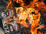 Сожжение эротических журналов в мусульманской стране
