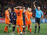 Сборные Испании и Голландии оштрафованы за грубость в финале мундиаля