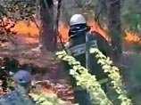 Авиация продолжает тушить пожар возле ядерного центра в Сарове. Кириенко утверждает, что опасности нет Авиация продолжает тушить пожар возле ядерного центра в Сарове. Кириенко утверждает, что опасности нет