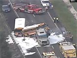 В результате столкновения двух школьных автобусов и трейлера в американском штате Миссури два человека погибли и около 50 получили ранения