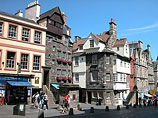 В Эдинбурге в пятницу начинается 64-й "народный" фестиваль искусств "Фриндж". Он традиционно стартует за неделю до главного культурного события года в шотландской столице - Международного фестиваля искусств
