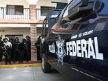 В Мексике 200 полицейских взяли в заложники своего шефа, связанного с наркомафией