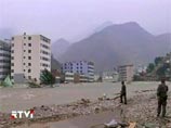 Сильные дожди на северо-западе Китая ставят под угрозу срыва спасательные работы в уезде Чжоуцюй провинции Ганьсу, где в результате оползней  в воскресенье более 1000 человек погибли, еще сотни пропали без вести