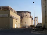Атомная электростанция в иранском Бушере, которую российские подрядчики планируют запустить 21 августа, представляет опасности распространения ядерного оружия, заявил представитель американского госдепартамента