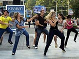 Поклонницы Майкла Джексона организовали в Женеве танцевальный флэшмоб к дню рождения кумира