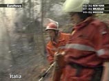 Как сообщает служба гражданской защиты (аналог МЧС) сицилийского автономного правительства, в тушении десятков очагов огня в лесах и на склонах гор задействованы пожарные, спасатели и спецавиация