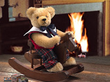 Каждый третий взрослый британец, ложась спать, берет с собой в кровать плюшевую игрушку - знаменитого медвежонка Тедди-беар