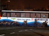 Бывший сотрудник правоохранительных органов, одетый в полицейскую форму, захватил автобус с 24 пассажирами в понедельник утром в центре столицы Филиппин Маниле. Среди пассажиров были два десятка гонконгских туристов