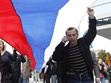 По его словам, после проведения санкционированного митинга 22 августа в Москве, группа его участников развернула огромный государственный флаг и попыталась пройти с ним по Новому Арбату