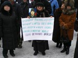 Омский губернатор "простил" мать погибшего солдата, победив ее в суде