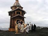 Русские монахи спели песни The Beatles в Антарктике