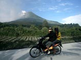 В Индонезии проснулся вулкан  Синабунг, эвакуированы 12 тысяч жителей