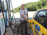 Премьер Путин во время поездки по новой трассе Чита&#8211;Хабаровск на машине "Лада-Калина"