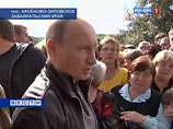 Путин за обедом с журналистами опроверг "болтовню", будто он продолжает руководить Россией