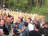 Организаторы рок-фестиваля "Торнадо"  в Челябинской области, на котором в воскресенье произошло массовое побоище, не верят в официальную версию правоохранительных органов
