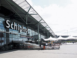В аэропорту Амстердама задержаны два авиапассажира, которых подозревают в подготовке теракта