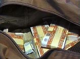 Под Петербургом вооруженные люди отняли у инкассаторов баулы с деньгами: похищено 23 миллиона рублей