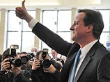 Канцелярия премьер-министра Великобритании на Даунинг-стрит сообщила, что Дэвид Кэмерон на 100% поддерживает главу МИД