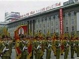 Ожидается также, что на нынешней партконференции, на которой уже в понедельник собрались члены ТПК, будет объявлено имя преемника лидера КНДР Ким Чен Ира