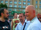 Лев Пономарев выходит на свободу после четырех суток ареста