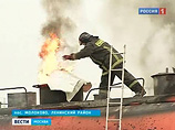 На место уже прибыли пожарные расчеты, которые приступили к тушению, экстренно следуют дополнительные пожарные силы На место уже прибыли пожарные расчеты, которые приступили к тушению, экстренно следуют дополнительные пожарные силы