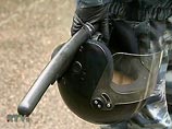На место событий прибыли наряды милиции, которые увели особо рьяных "штурмовиков" (около тридцати человек) в 25-е отделение милиции На место событий прибыли наряды милиции, которые увели особо рьяных "штурмовиков" (около тридцати человек) в 25-е отделение милиции