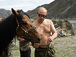 Российский премьер-министр Владимир Путин попал в список публичных личностей, которым, по мнению The Washington Post, уже пора удалиться от вспышек фотокамер на покой в глухую деревню