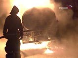 ДТП в Петербурге: горит автоцистерна, ее водитель скрылся, на месте найдено тело