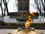 В столице Кабардино-Балкарии Нальчике в ночь на пятницу подорван мемориал "Вечный огонь славы" в городском парке. Это уже не первый случай подрыва мемориалов "Вечный огонь " в Кабардино-Балкарии