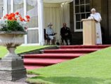 Елизавета II обещает, что религия не станет причиной ненависти в Британии
