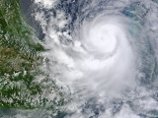 Ураган "Карл" унес в Мексике семь жизней, восемь человек пропали без вести