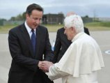 Перед вылетом понтифика в Рим в аэропорту Бирмингема состоялась торжественная церемония его проводов, во время которой Бенедикт XVI и премьер-министр Великобритании Дэвид Кэмерон обменялись речами