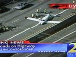 На северо-востоке американского города Атланта (штат Джорджия) шестиместный пассажирский самолет совершил вынужденную посадку прямо на федеральную автотрассу