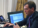 Медведев дал губернаторам рецепт снижения цен на продукты: скидки и дотации