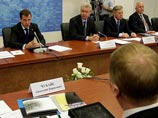 Кроме того, президент раскритиковал российскую "оборонку" за то, что отечественные эксперты недостаточно оперативно реагируют на потребности рынка Кроме того, президент раскритиковал российскую "оборонку" за то, что отечественные эксперты недостаточно оперативно реагируют на потребности рынка