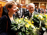 Швейцарский парламент в среду большинством голосов избрал 50-летнюю социалистку Симонетту Соммаругу преемником ушедшего в отставку Морица Лойенбергера на посту министра окружающей среды, транспорта, энергетики и связи