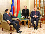 Чавес дал Лукашенко совет по выборам: "Давай, парень, действуй мощно..."