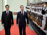 Сечин и Кириенко обещали обеспечить Китай газом и атомной энергией