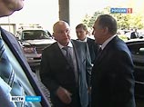 Лужков вместо ухода строит планы на будущее: в октябре он едет за границу Лужков вместо ухода строит планы на будущее: в октябре он едет за границу