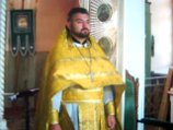 35-летний настоятель православного храма в молодавском селе Ниморены отец Серафим Мунтяну организовал футбольную команду, играющую в первенстве страны среди ветеранов