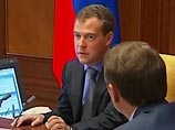Медведев велел создать новые секретные мобильники для спецслужб